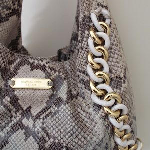 MICHAEL KORS crackled patent leather purse!